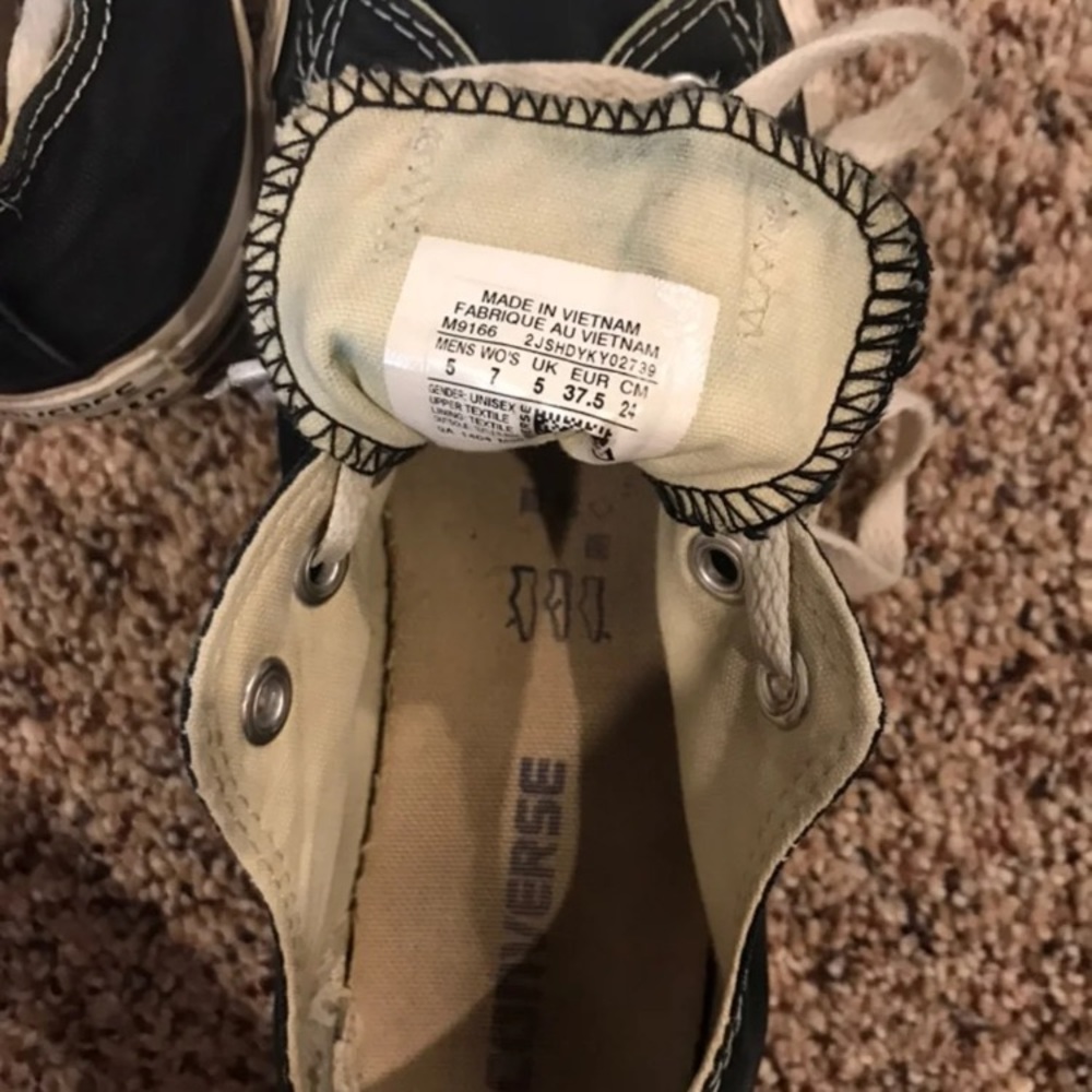 Converse - Picture 2 of 2